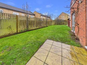 PATIO TO LAWN AREA FOR THIS FLAT TO USE- click for photo gallery